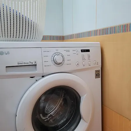 Alex's 2 Apartment *
